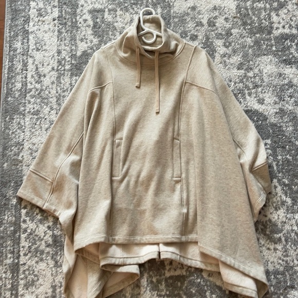 NWOT UGG Fleece Poncho - Picture 1 of 3
